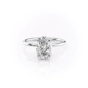 The Crown Kamellie Set With A 1.5 Carat Oval Moissanite
