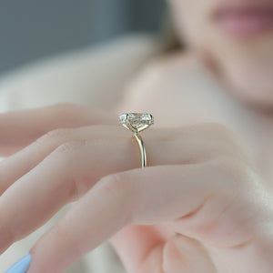 The Crown Kamellie Set With A 2 Carat Oval Lab Diamond