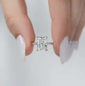 The Crown Kamellie Set With A 2.5 Carat Radiant Lab Diamond
