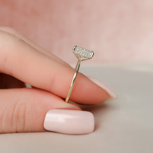 The Crown Kamellie Set With A 1 Carat Radiant Lab Diamond