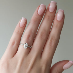 The Pave Crown Kamellie Set With A Oval Moissanite