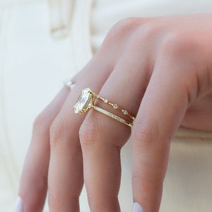 The Pave Crown Kamellie Set With A 1 Carat Oval Lab Diamond