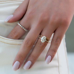 The Pave Crown Kamellie Set With A 1 Carat Oval Lab Diamond