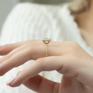 The Pave Crown Kamellie Set With A 2.5 Carat Princess Lab Diamond