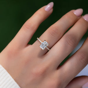 The Pave Crown Kamellie Set With A Radiant Moissanite