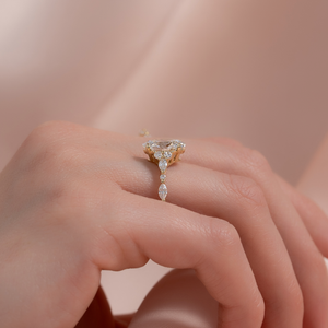 The Kristen Set With A Oval Moissanite