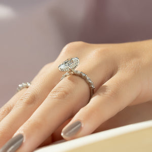 The Lindsey Set With A Oval Moissanite