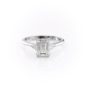 The Pears Liv Set With A 4.5 Carat Emerald Moissanite