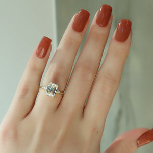 The Pears Liv Set With A 1 Carat Emerald Lab Diamond