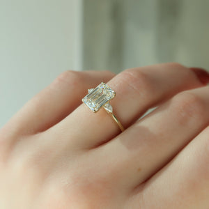 The Pears Liv Set With A 1 Carat Emerald Lab Diamond