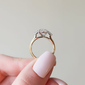 The Pears Liv Set With A 1.5 Carat Oval Lab Diamond