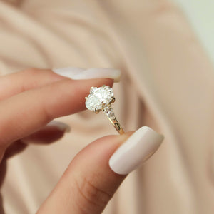 The Pears Liv Set With A 1.5 Carat Oval Lab Diamond