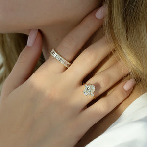 The Pears Liv Set With A 1.5 Carat Oval Lab Diamond