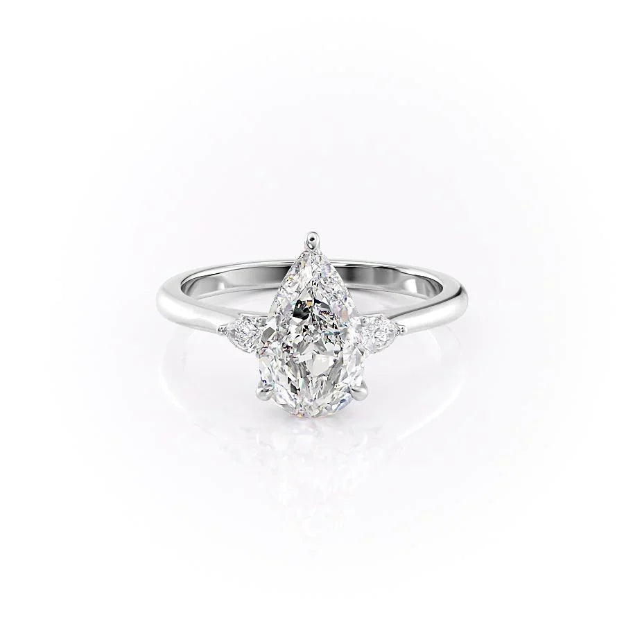 The Pears Liv Set With A Pear Moissanite