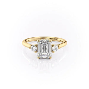The Lia Set With A Emerald Moissanite