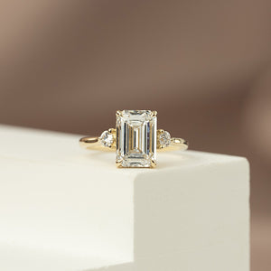 The Lia Set With A 1.5 Carat Emerald Lab Diamond