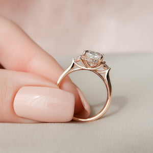 The Lia Set With A Oval Moissanite