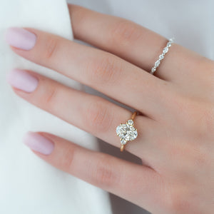 The Lia Set With A 1 Carat Oval Lab Diamond