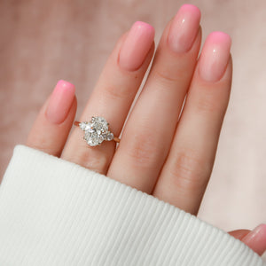 The Lia Set With A Oval Moissanite