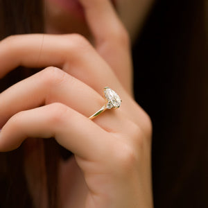 The Lia Set With A 2.5 Carat Pear Lab Diamond