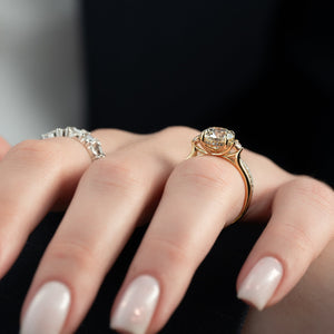The Lia Set With A 2.5 Carat Round Lab Diamond