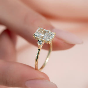 The Lia Set With A 1 Carat Radiant Lab Diamond