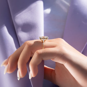 The Naomi Set With A Oval Moissanite