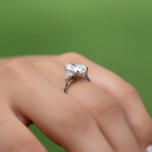 The Scarlett Set With A 1 Carat Oval Lab Diamond