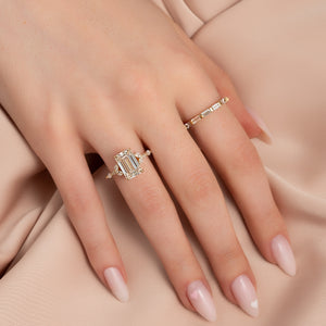The Chelsea Set With A Emerald Moissanite