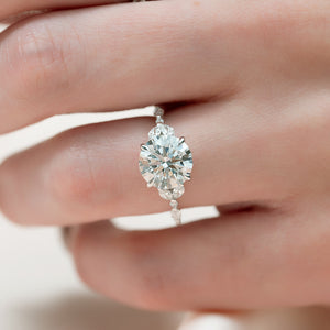 The Chelsea Set With A 2 Carat Round Lab Diamond