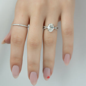 The Angelina Set With A 1 Carat Oval Lab Diamond