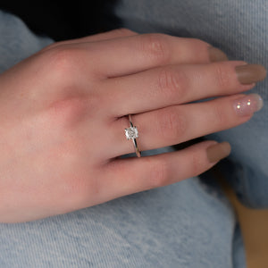The Razor Kamellie Set With A 1.5 Carat Elongated Cushion Lab Diamond