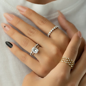The Razor Kamellie Set With A 1.5 Carat Elongated Cushion Lab Diamond