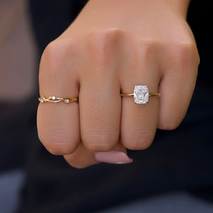 The Razor Kamellie Set With A Elongated Cushion Moissanite