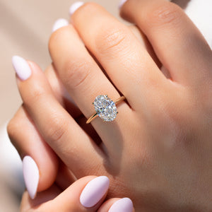 The Razor Kamellie Set With A 1 Carat Oval Lab Diamond