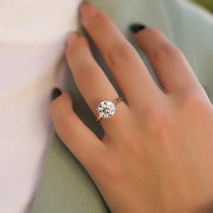 The Razor Kamellie Set With A 1.5 Carat Round Lab Diamond