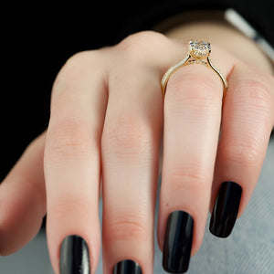 The Kayla Set With A Oval Moissanite