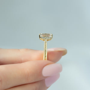 The Elizabeth Set With A 2 Carat Emerald Lab Diamond