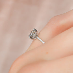 The Low Profile Kamellie Set With A 2 Carat Cushion Lab Diamond