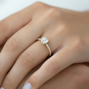 The Low Profile Kamellie Set With A 2 Carat Cushion Lab Diamond
