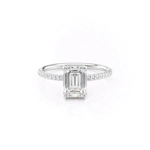 The Low Profile Kamellie Set With A 4.5 Carat Emerald Moissanite