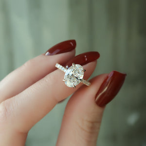 The Low Profile Kamellie Set With A 2 Carat Oval Lab Diamond