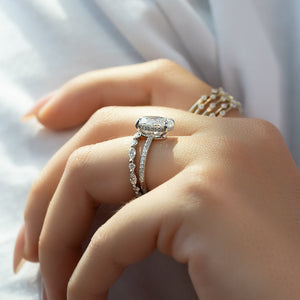 The Low Profile Kamellie Set With A 1 Carat Oval Lab Diamond