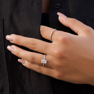 The Low Profile Kamellie Set With A 1 Carat Radiant Lab Diamond