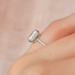 The Low Profile Kamellie Set With A 1 Carat Radiant Lab Diamond