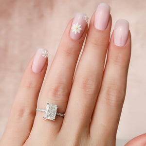 The Low Profile Kamellie Set With A 1 Carat Radiant Lab Diamond