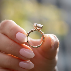 The Lucia Set With A Elongated Cushion Lab Diamond