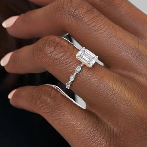 The Lucia Set With A 1.5 Carat Emerald Lab Diamond