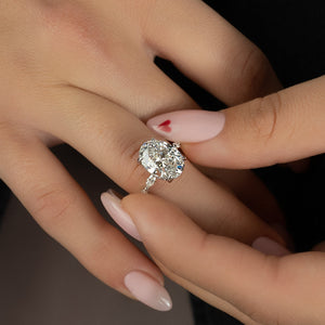 The Lucia Set With A 1.5 Carat Oval Lab Diamond