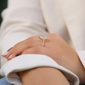 The Lucia Set With A 2.5 Carat Pear Lab Diamond